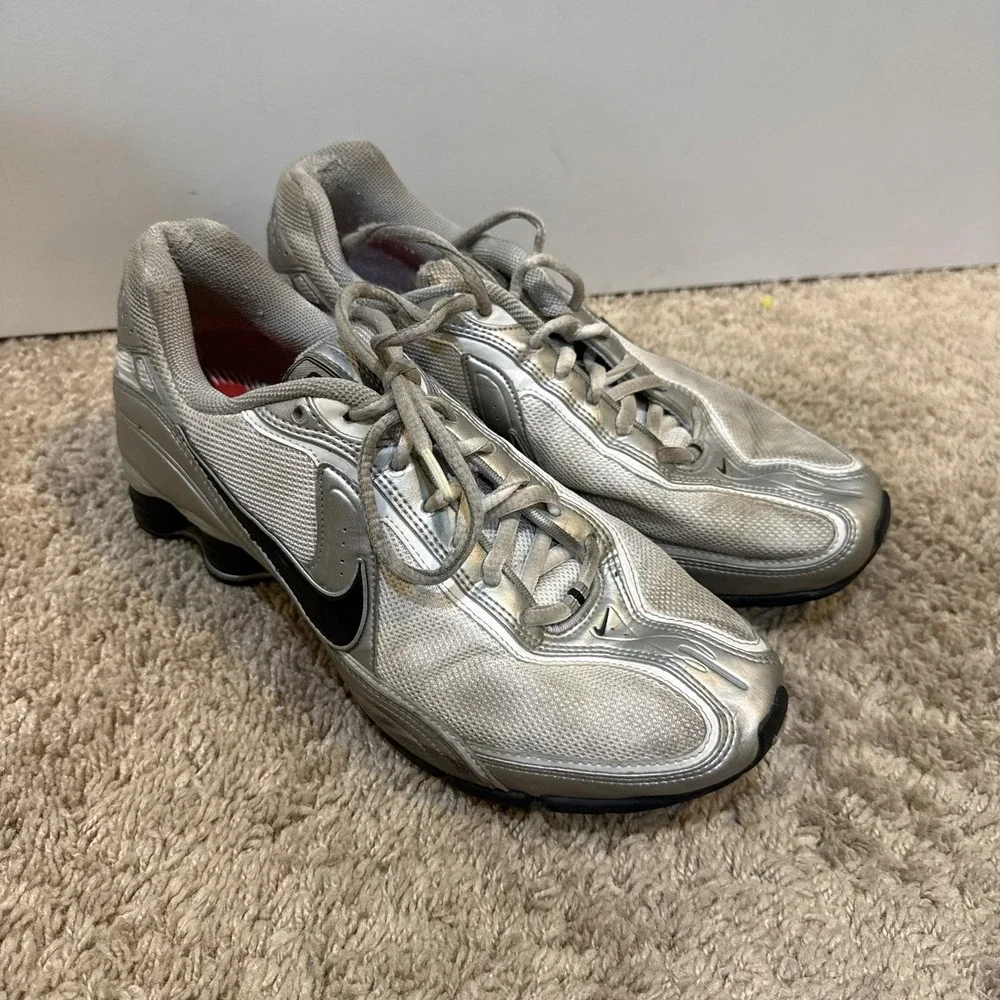 Nike Shox Shoes Womens Size 8.5 Silver Running Cushioned Sneakers 315331-101